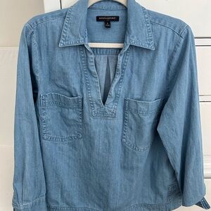 Women’s Banana Republic Denim Top.  Size Large.  V Neck